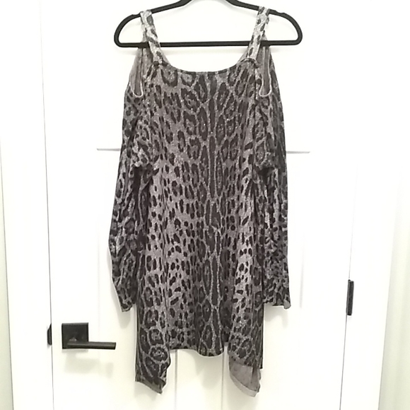 Lane Bryant, Sparkling V Neck, Cold Shoulder Top, Size 26/28 - Picture 2 of 6
